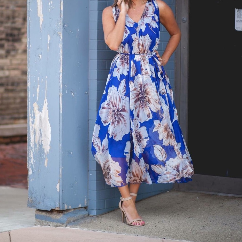 Chicwish dress size small NWT